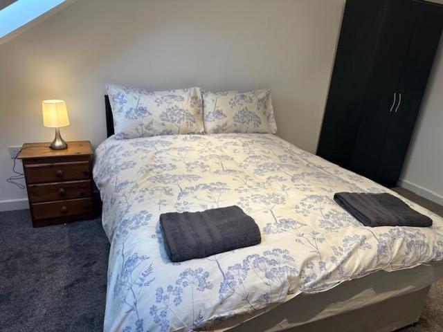 Luton Home Near Airport Private & Shared Bathroom Option エクステリア 写真