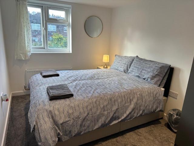 Luton Home Near Airport Private & Shared Bathroom Option エクステリア 写真
