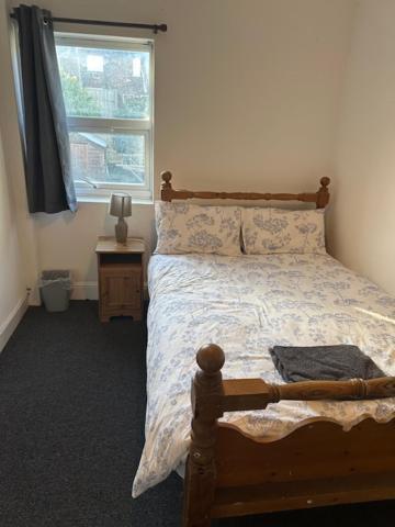 Luton Home Near Airport Private & Shared Bathroom Option エクステリア 写真