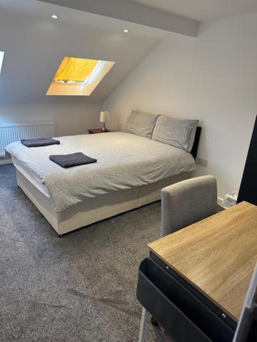 Luton Home Near Airport Private & Shared Bathroom Option エクステリア 写真