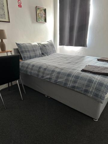 Luton Home Near Airport Private & Shared Bathroom Option エクステリア 写真